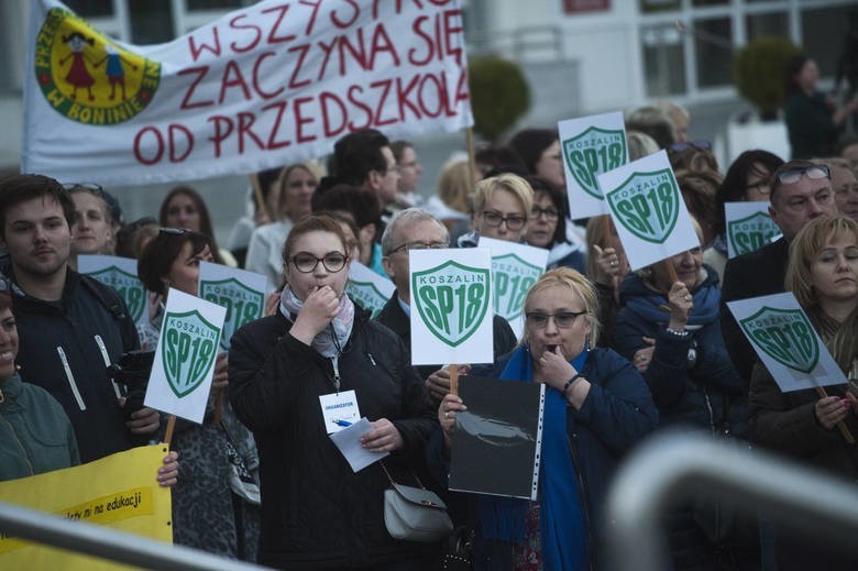 Strajk nauczycieli. Co z maturami 2019? Młodzież nie ukrywa zaniepokojenia