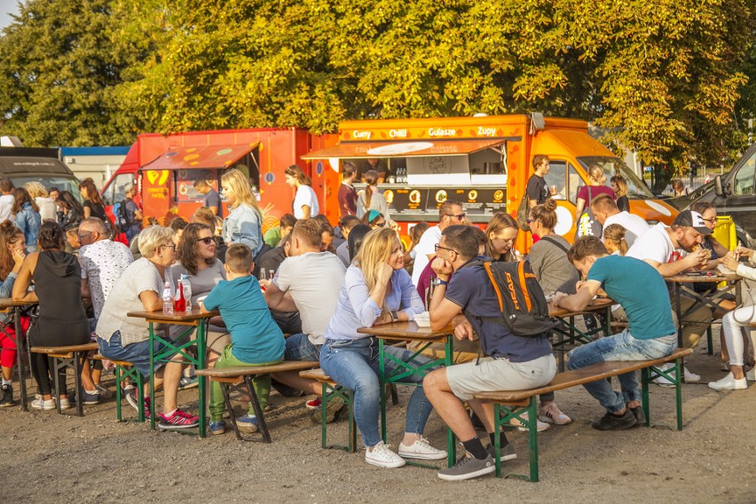 "Zapuść żurawia na stocznię" czyli jedzenie i zabawa w pierwszy weekend sierpnia w gdańskiej stoczni  