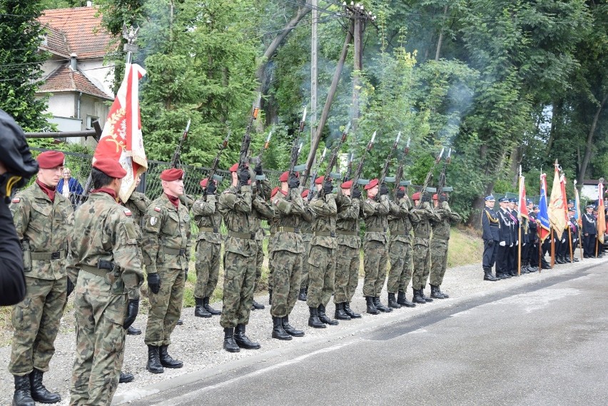 Wspomnienia z pacyfikacji Łaz. Poszli na tortury, ale nikt nie zdradził [ZDJĘCIA]