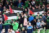 Reprezentacja Palestyny dostała zakaz FIFA i AFC rozgrywania meczów w Algierii. Spotkania „u siebie” musi grać na kontynencie azjatyckim