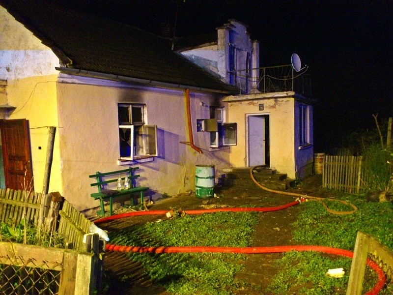 Ogień w domu jednorodzinnym w Buszkowiczkach pojawił się...