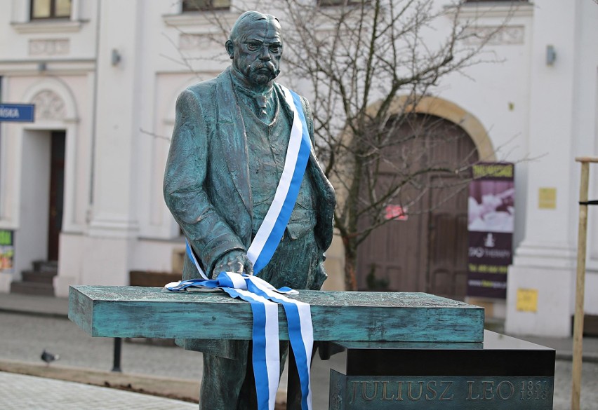 Wielki prezydent Juliusz Leo wreszcie ma pomnik