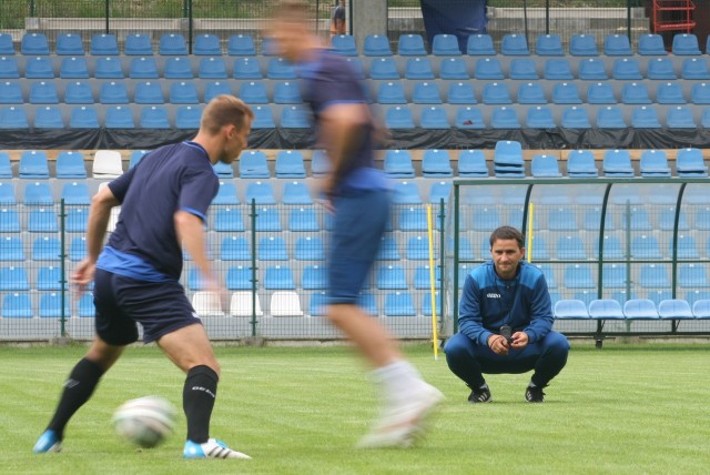 Tomasz Kafarski w poprzednim sezonie utrzymał Flotę w I lidze, teraz po 13. kolejkach zajmuje z nią 5. miejsce.