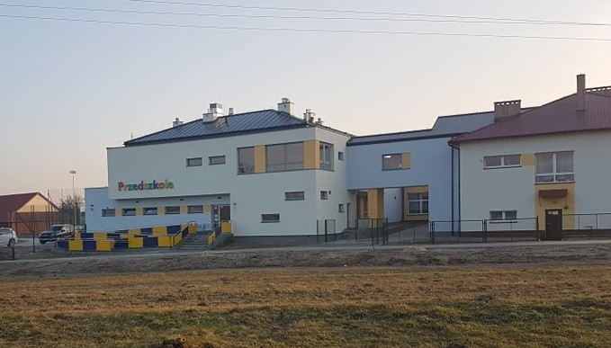 Uroczyście otwarto nowo wybudowany budynek przedszkola w Jurkowicach, w gminie Bogoria [ZDJĘCIA]