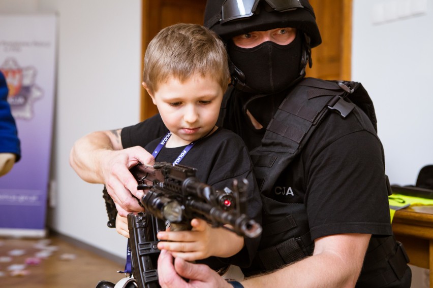 Policjanci z Piły obiecali mu pomóc w walce z rakiem. Udało...