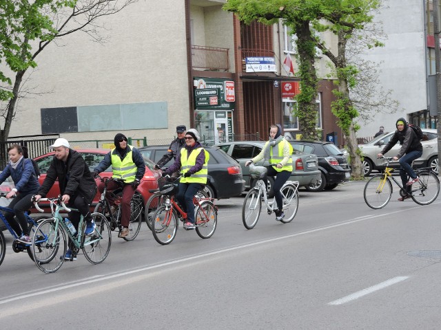 Ostrołęka. Majowy Rodzinny Rajd Rowerowy w Dniu Flagi Narodowej 2.05.2019