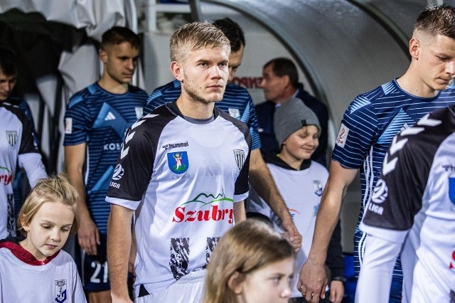 Eryk Galara (na zdjęciu) dołączył do Sandecji latem tego roku. Wcześniej ten 22-letni pomocnik urodzony w Nowym Sączu reprezentował barwy trzecioligowych Czarnych Połaniec. W tym sezonie zanotował jak na razie 9 meczów w 2. lidze