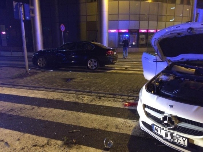 Taksówkarz złamał rękę w wypadku. Policjanci poznali jego tajemnicę