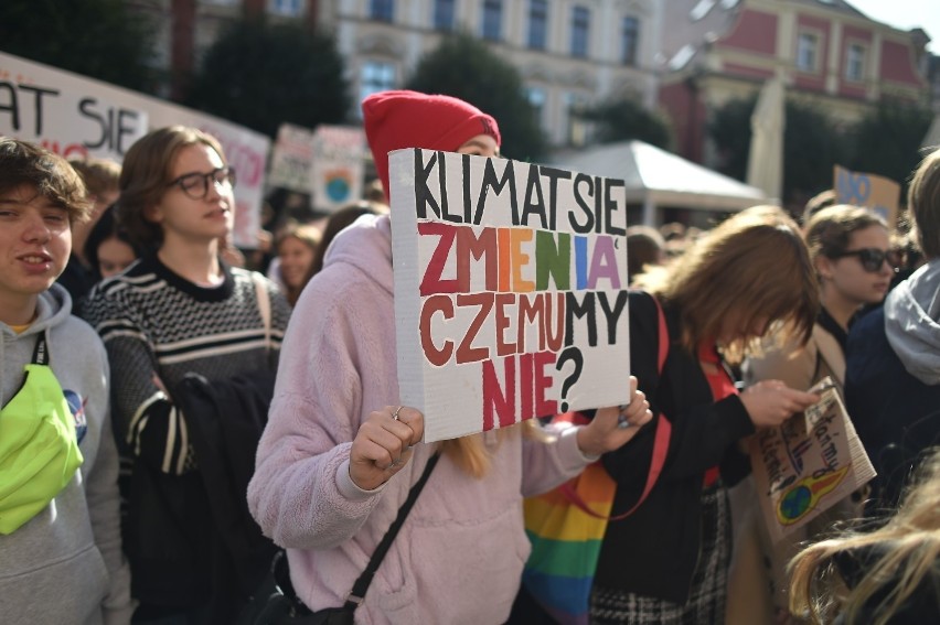 Młodzieżowy Strajk Klimatyczny w Lesznie. Protest Tysięcy...