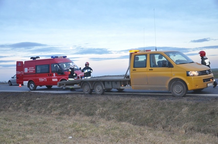 Wypadek pod Osiekiem. Zderzyły się dwa tiry i auto osobowe (ZDJĘCIA)