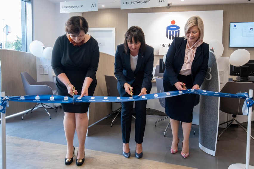 Nowe wnętrze, cyfrowe rozwiązania i jeszcze lepsza jakość obsługi – oddział PKO Banku Polskiego w nowym formacie
