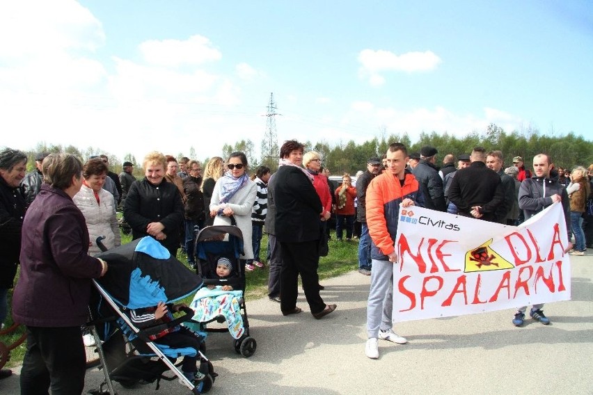 Mieszkańcy gminy Piekoszów protestują przeciwko budowie spalarni w Micigoździe
