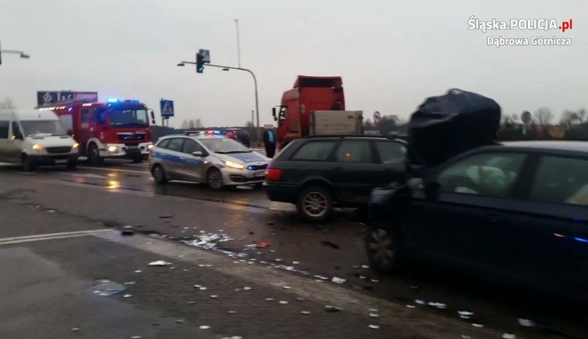 Wypadek na DK1 w Dąbrowie Górniczej. Trasa na Częstochowę była zablokowana