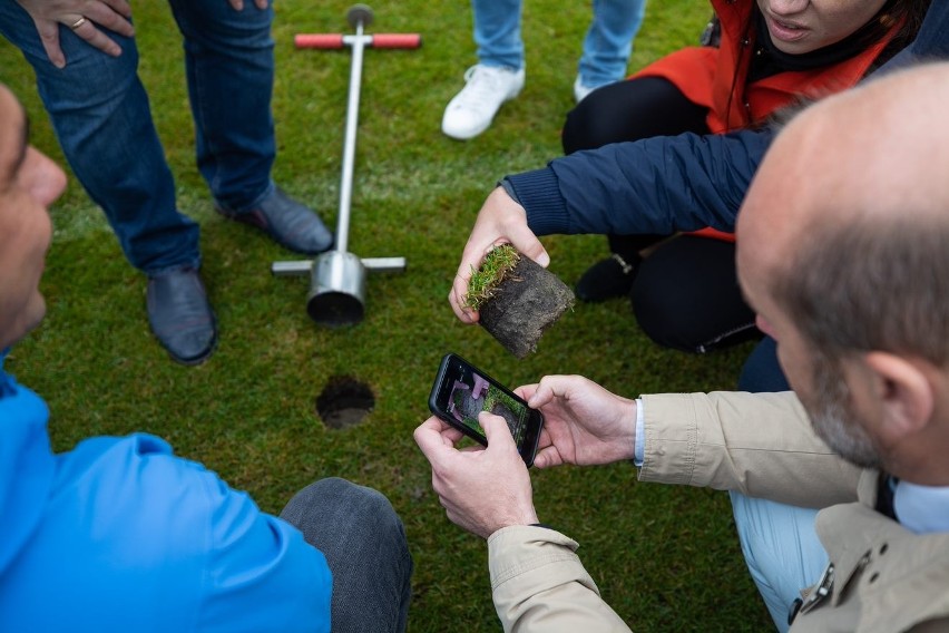 Pilne spotkanie prezydenta Konrada Fijołka na Stadionie Miejskim w Rzeszowie