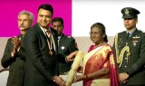 Amit Lath, Hindus z Łodzi dostał najwyższe odznaczenie od prezydent swojego kraju. Poznajcie jego niesamowitą historię