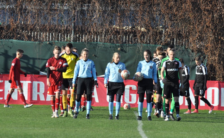 Centralna Liga Juniorów U-17: Wisła - Cracovia. Derby Krakowa pod wodzą... sędzin. "Pasy" przyćmiły "Białą Gwiazdę" [ZDJĘCIA]