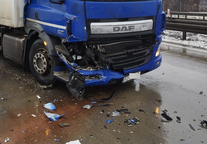 Wypadek na autostradzie A4, zderzenie dwóch ciężarówek pod...