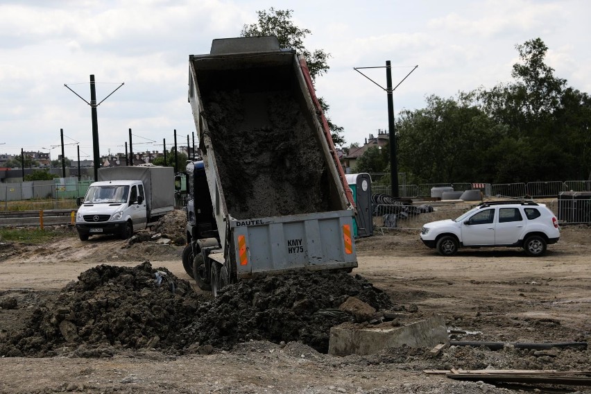 Kraków. Żądają wstrzymania budowy Trasy Łagiewnickiej. Dosyć betonowania! [ZDJĘCIA Z BUDOWY]