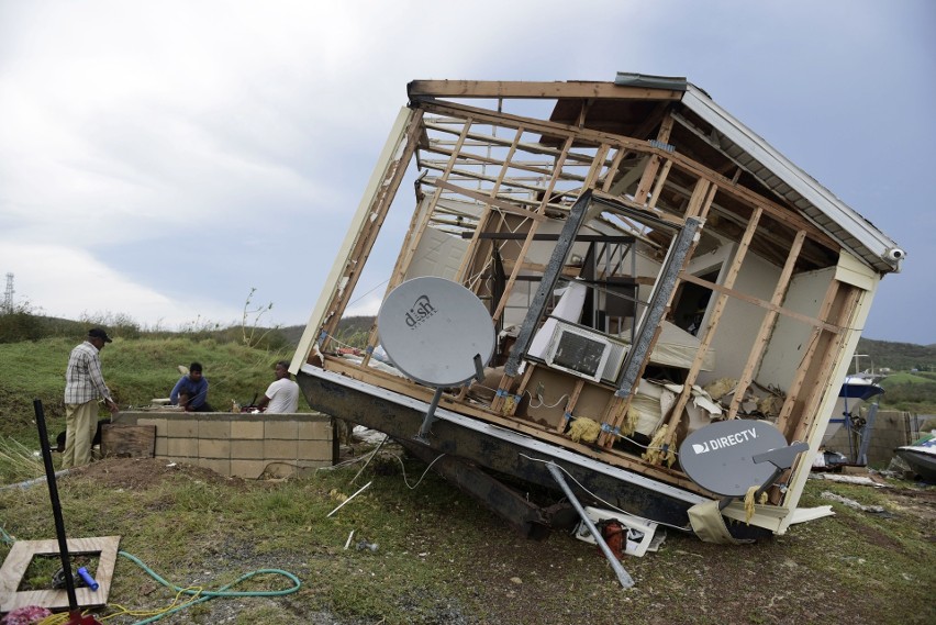 Zniszczenia na wyspie St. Thomas po przejściu huraganu Irma