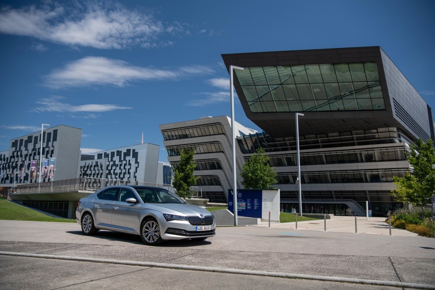 Skoda Superb 2019. Bezpieczniej i bardziej komfortowo