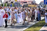 Procesje Bożego Ciała z parafii w Ostrołęce: klasztor, fara, św. Franciszka, Zbawiciela Świata. 8.06.2023. Zdjęcia