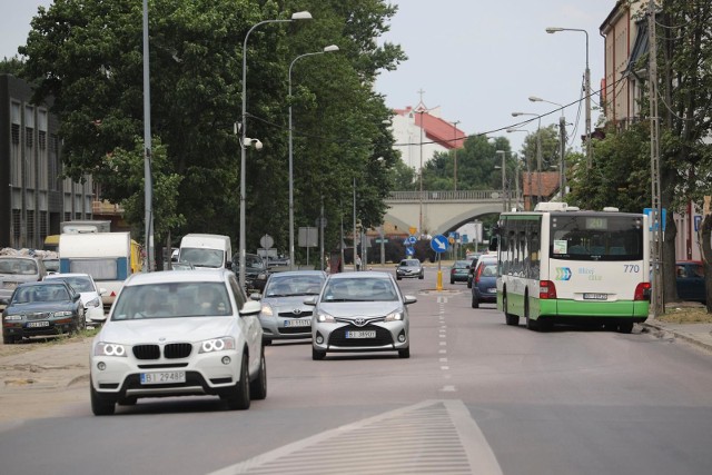 Przebudowa ul. Jurowieckiej w Białymstoku wiąże się z koniecznością wycięcia kilkudziesięciu drzew. Ale tak było też przy innych ulicach