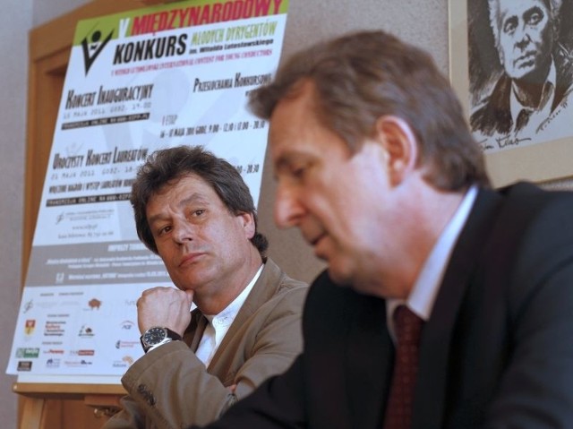 Mirosław Jacek Błaszczyk (z lewej), pomysłodawca konkursu i Grzegorz Puchalski, p.o. dyrektora białostockiej filharmonii omówili w środę program tegorocznego konkursu