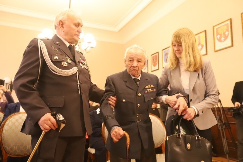 Odznaczenia z okazji 100 lat niepodległości w Łódzkim Urzędzie Wojewódzkim