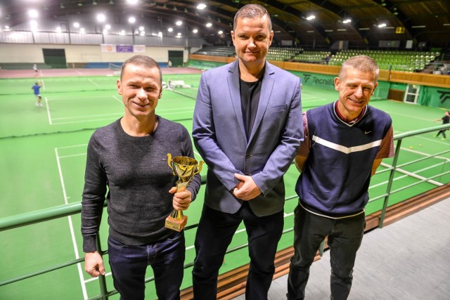 Od lewej: triumfator Roman Żurkowski, zdobywca 2 miejsca Robert Marszałek i zwycięzca w kat. 50+ Robert Kowalski