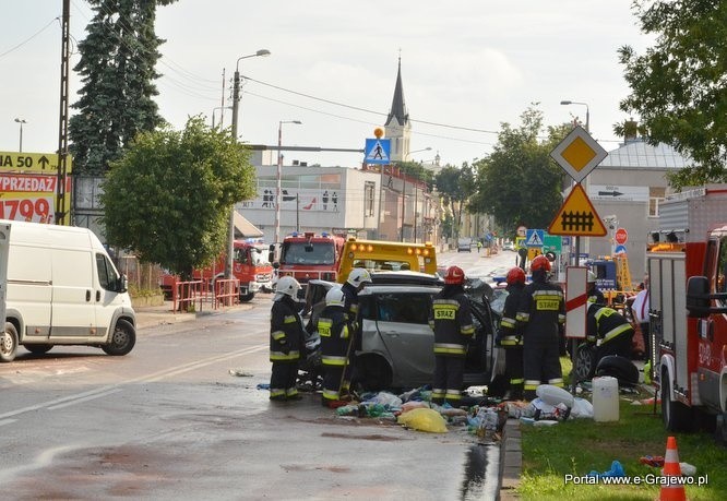 Grajewo. Wypadek na ul. Piłsudskiego. Karambol na ul. Piłsudskiego. Zderzyło się 6 pojazdów (zdjęcia)