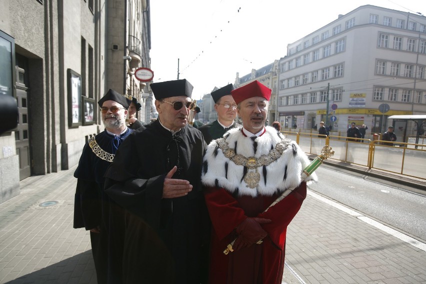 Sławomir Mrożek spacerował po Katowicach [ZDJĘCIA]