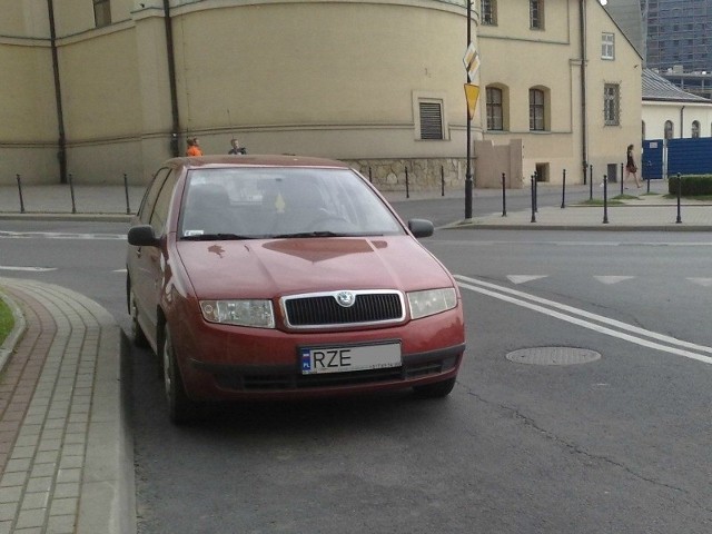 Ul. Bernardyńska. Czy to dobre miejsce na parking?