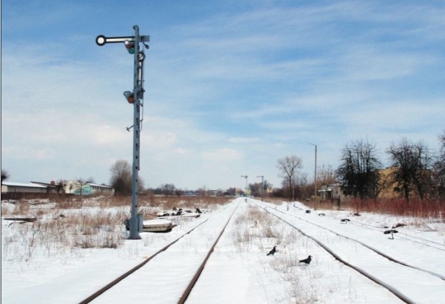 Zawieszenie towarowej linii kolejowej Śniadowo - Łomża w praktyce oznacza likwidację jakiegokolwiek ruchu pociągów w naszym regionie. Łomżyńskie tory zapewne szybko zostaną rozebrane.