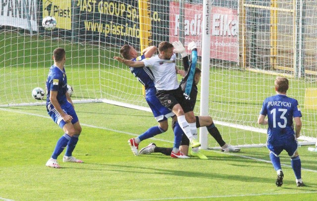 Chrobry Głogów - Miedź Legnica 0:0