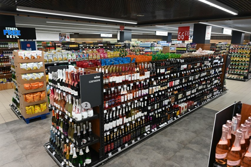 Wielkie otwarcie Auchan w Galerii Korona w Kielcach. Będą promocje i bony zakupowe. Zobacz zdjęcia z wnętrza sklepu oraz film