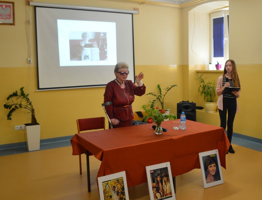 Aktorka Ilona Kuśmierska-Kocyłak we Włoszczowie, czyli „Sami swoi” w „jedynce”