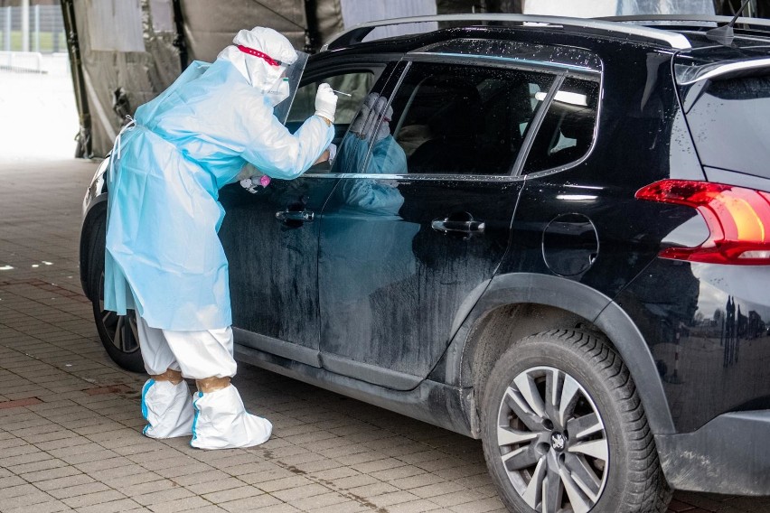 Do punktu tzw. drive thru pod szpitalem w Grudziądzu...