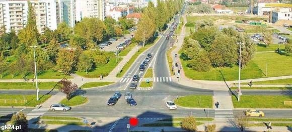 Czerwony punkt na zdjęciu oznacza miejsce, o które pytała nasza czytelniczka. Kierowcy wyjeżdżający ze strefy zamieszkania muszą ustąpić pierwszeństwa przejazdu.