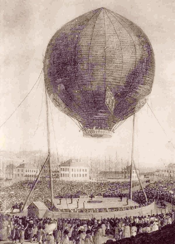 Nie zachowały się żadne dokumenty potwierdzające  krakowskie, balonowe loty Jana Śniadeckiego. Prezentujemy  więc rycinę przedstawiającą start balonu Braci Montgolfier 27  sierpnia 1783 r., czyli niewiele ponad pół roku wcześniej