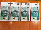 Białystok. 43-latek podrabiał banknoty 100-złotowe. Wprowadził do obiegu przynajmniej 52 sztuki. Zatrzymała go policja