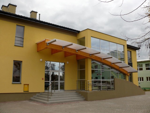 Zmodernizowany dom kultury w Chwałowicach wygląda jakby powstał od nowa.