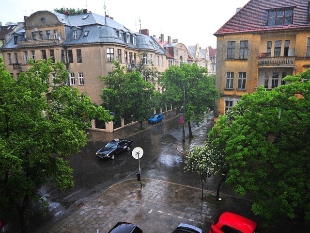 W Bydgoszczy pierwszy deszcz spadł jeszcze przed południem.