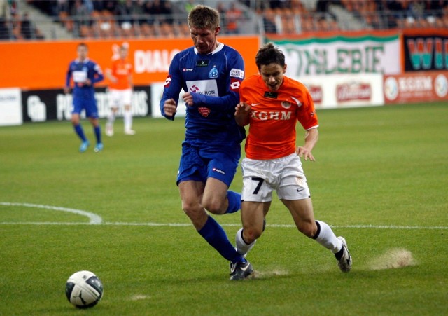 Dawid Plizga (z prawej) grał w GKS Katowice, skąd trafił do Zagłębia Lubin.Następnie reprezentował barwy Jagielloni Białystok i Górnika Zabrze.