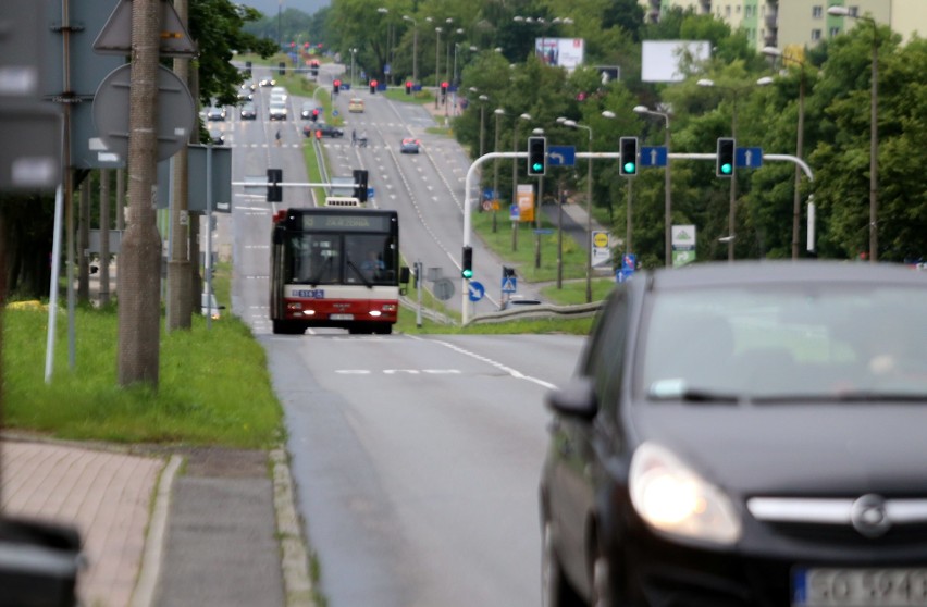 Na razie buspas na ul. braci Mieroszewskich jeszcze nie...