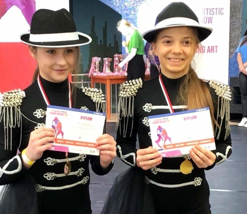 Tancerze ze Szkoły Tańca Top Toys przywieźli worek medali z Mistrzostw Polski w Jeleniej Górze. Brawo!