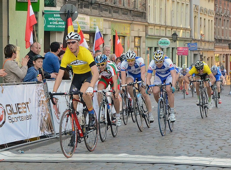 Tobiasz Pawlak (SMS Świdnica) wygrywa etap w Chełmży.