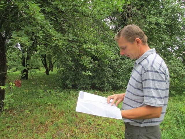 - W środku mojego sadu będę miał drogę, z tego co się orientuję o szerokości 10 metrów, z chodnikiem, lampami, a na końcu będzie rondo. Przecież to jakiś absurd - opowiadał Grzegorz Pęś, mieszkaniec Osieka.