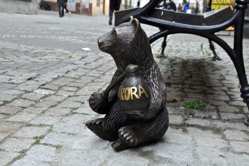 Pierwsze figurki niedźwiadków pojawiły się na ulicach...