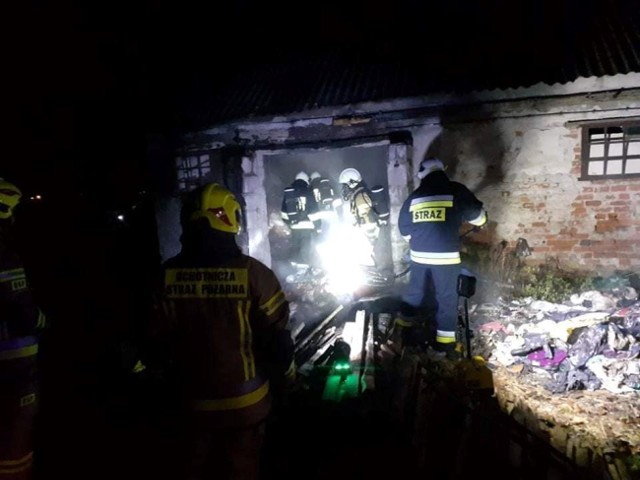 W środę, 3 listopada, około godziny 17 w Walentynowie (gmina Dąbrowa Biskupia) w jednym z pomieszczeń budynku gospodarczego wybuchł pożar