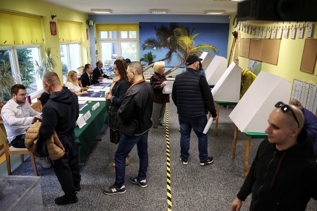 Trwają wybory parlamentarne 2023. Wysoka frekwencja w Poznaniu
